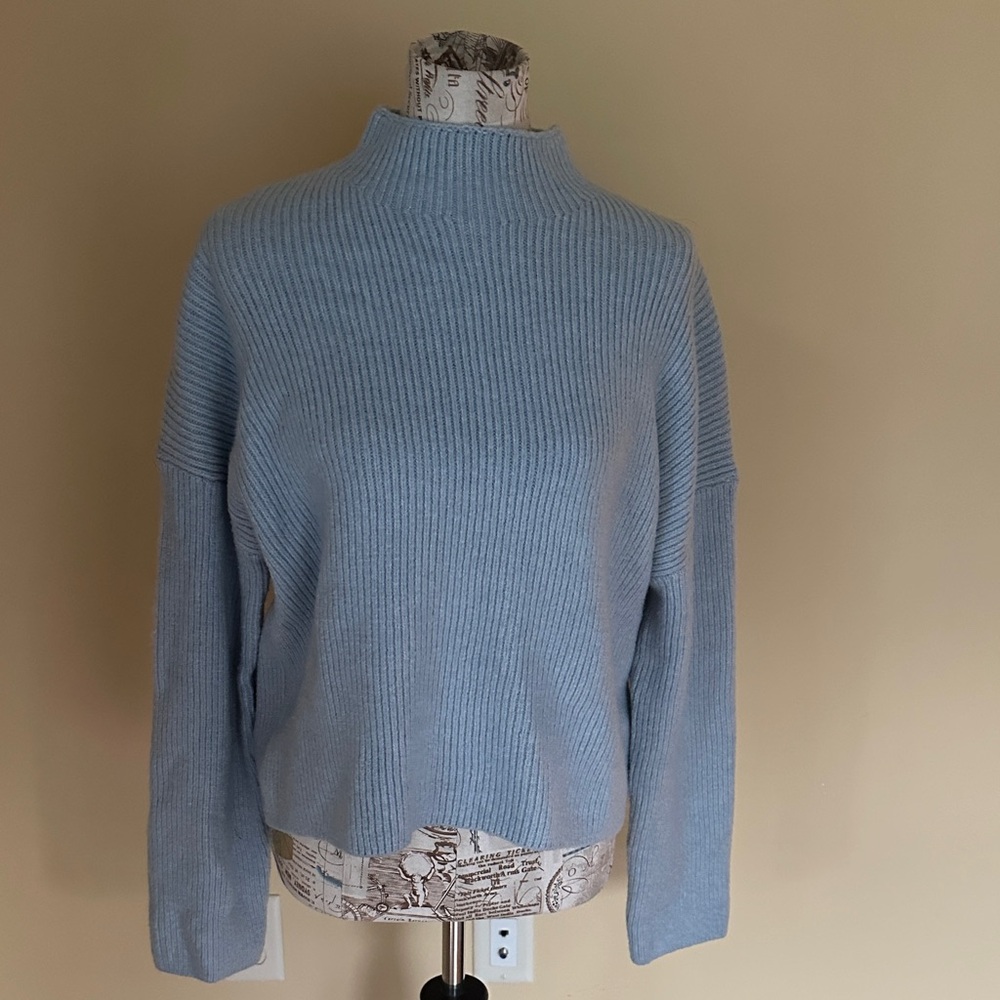 Abercrombie & Fitch Light Blue Turtleneck Sweater